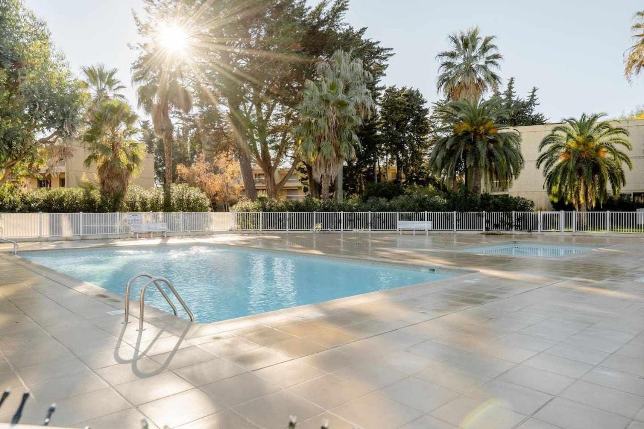 אנטיב Spacious Apartment At A 5 Min Walk From The Beach מראה חיצוני תמונה
