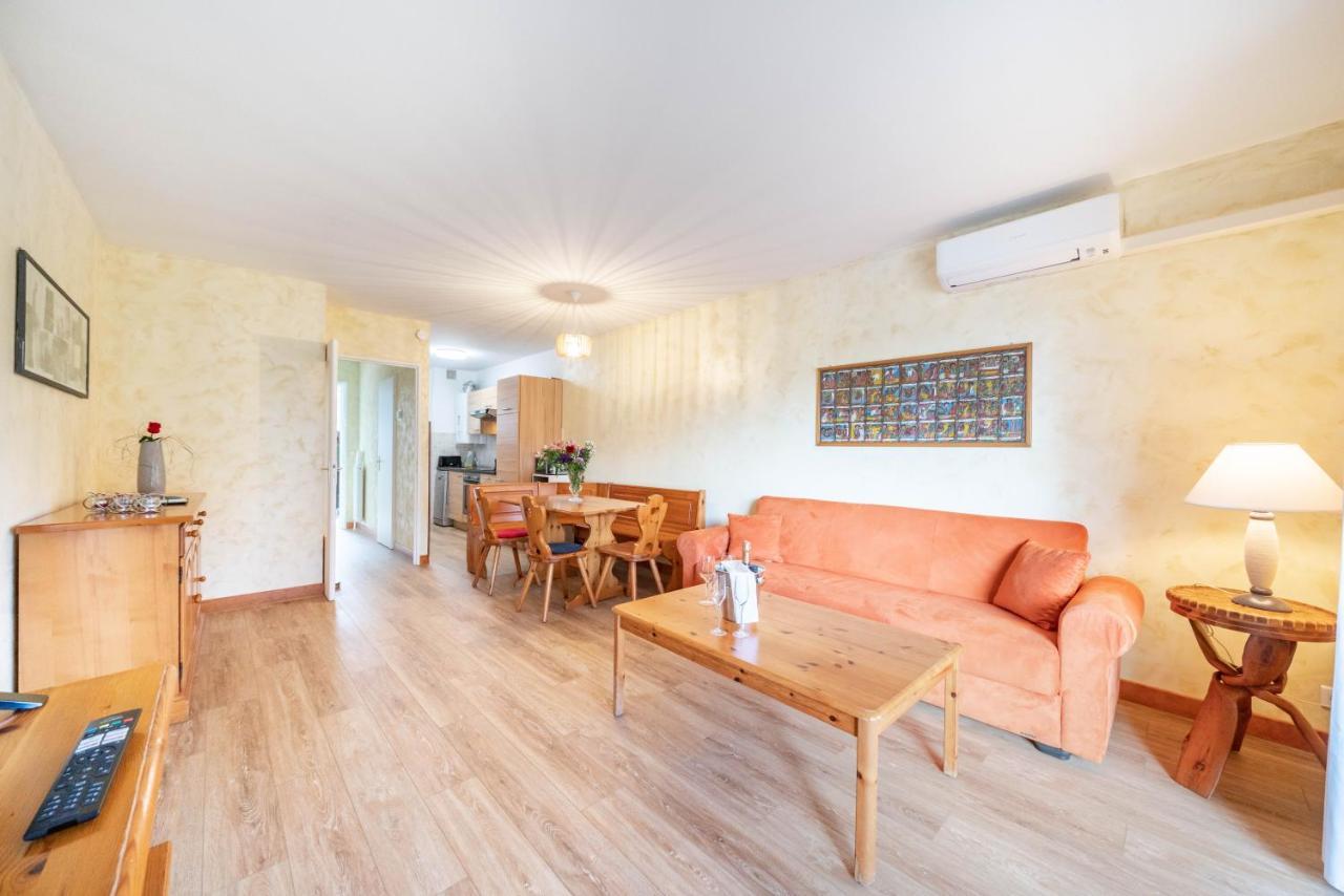 אנטיב Spacious Apartment At A 5 Min Walk From The Beach מראה חיצוני תמונה