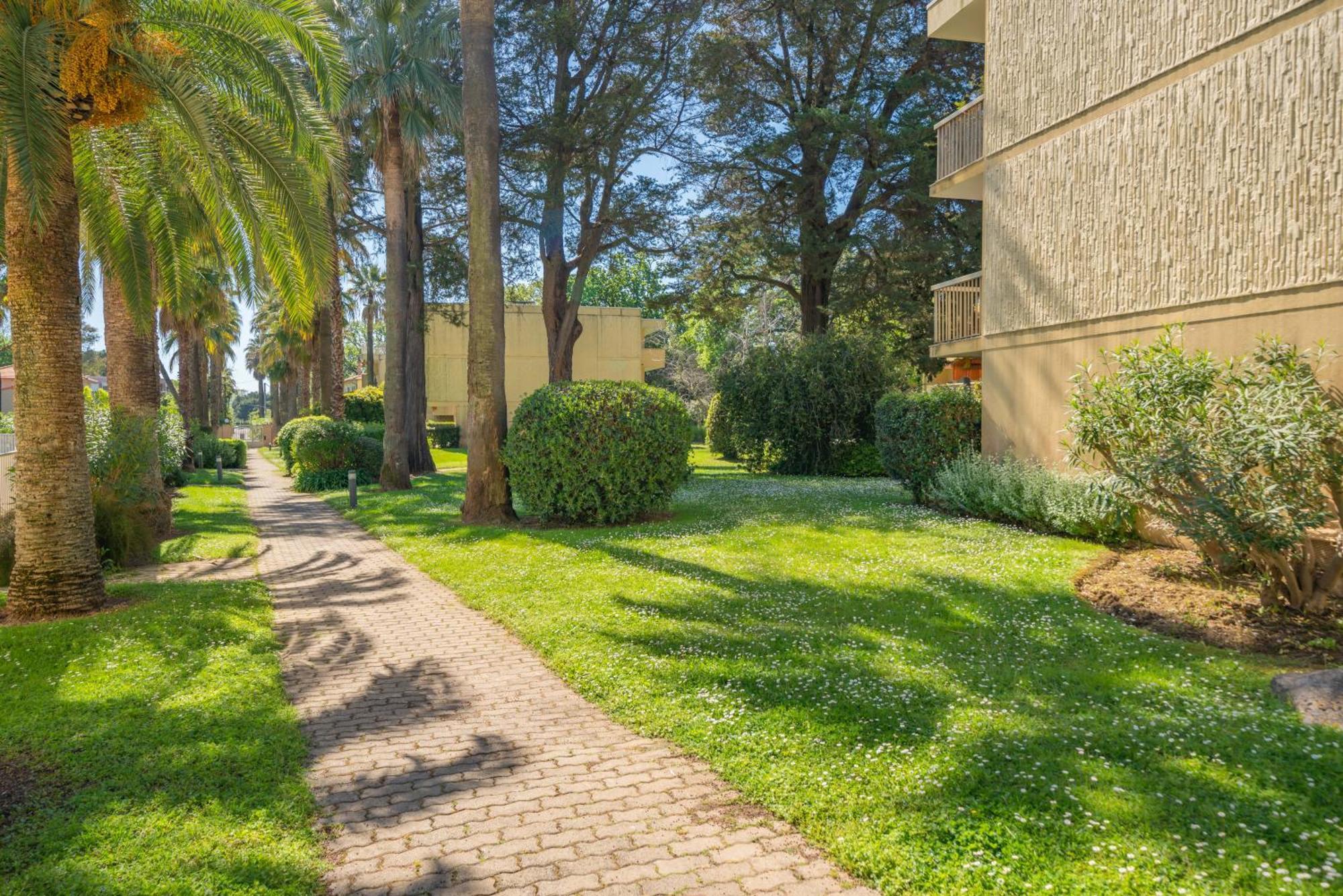 אנטיב Spacious Apartment At A 5 Min Walk From The Beach מראה חיצוני תמונה